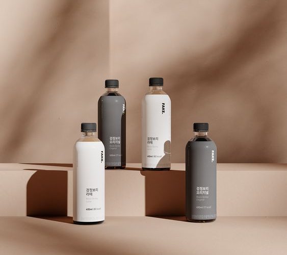 特殊な技術を用いて、肌再生に特化したスキンケアも兼ね備えたファンデーションです。 美白やシワ、皮脂のコントロール、毛穴を整えたりと、更なる肌力のアップを生み出し様々な美容効果が期待できます。